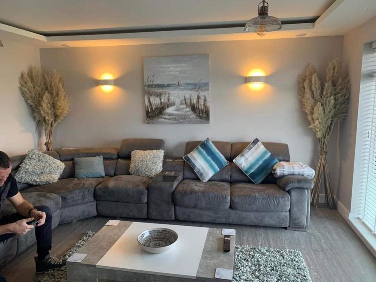 3 Bedroom Deganwy Sea View Beach House Ll31 외부 사진