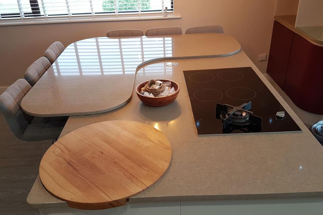 3 Bedroom Deganwy Sea View Beach House Ll31 외부 사진