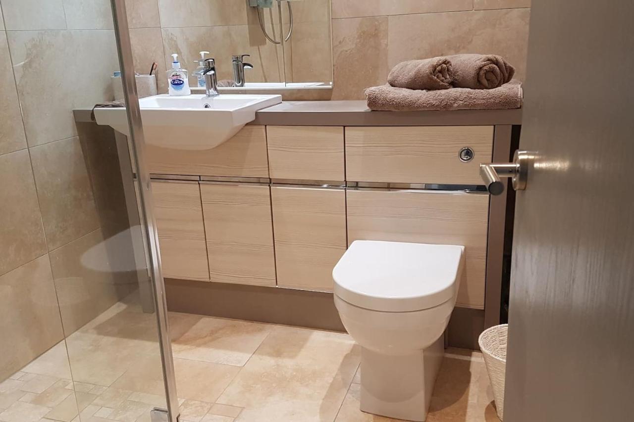 3 Bedroom Deganwy Sea View Beach House Ll31 외부 사진