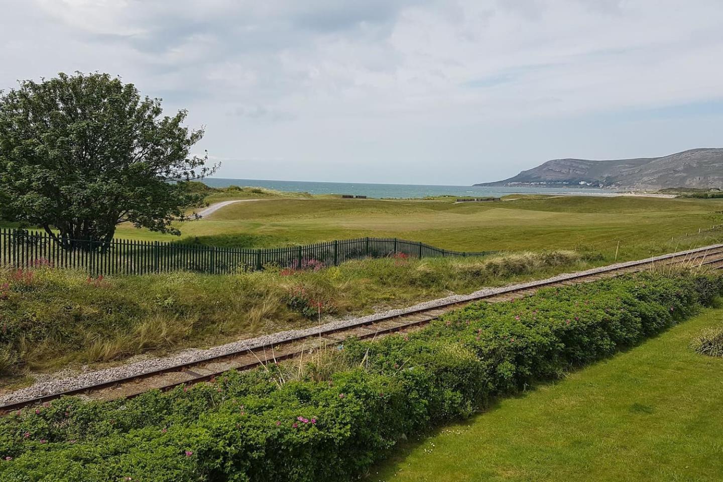 3 Bedroom Deganwy Sea View Beach House Ll31 외부 사진